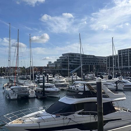 Ocean Village Marina 2 Bedroom Apartment With Balcony! Southampton Exteriér fotografie