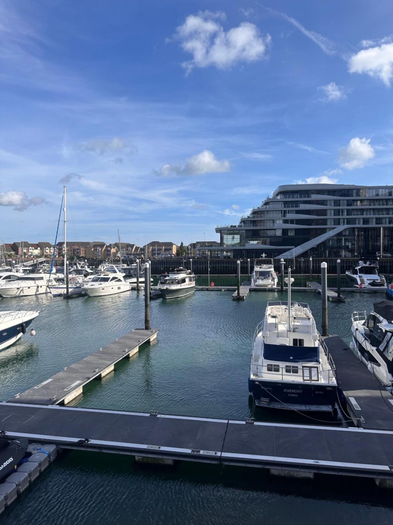 Ocean Village Marina 2 Bedroom Apartment With Balcony! Southampton Exteriér fotografie