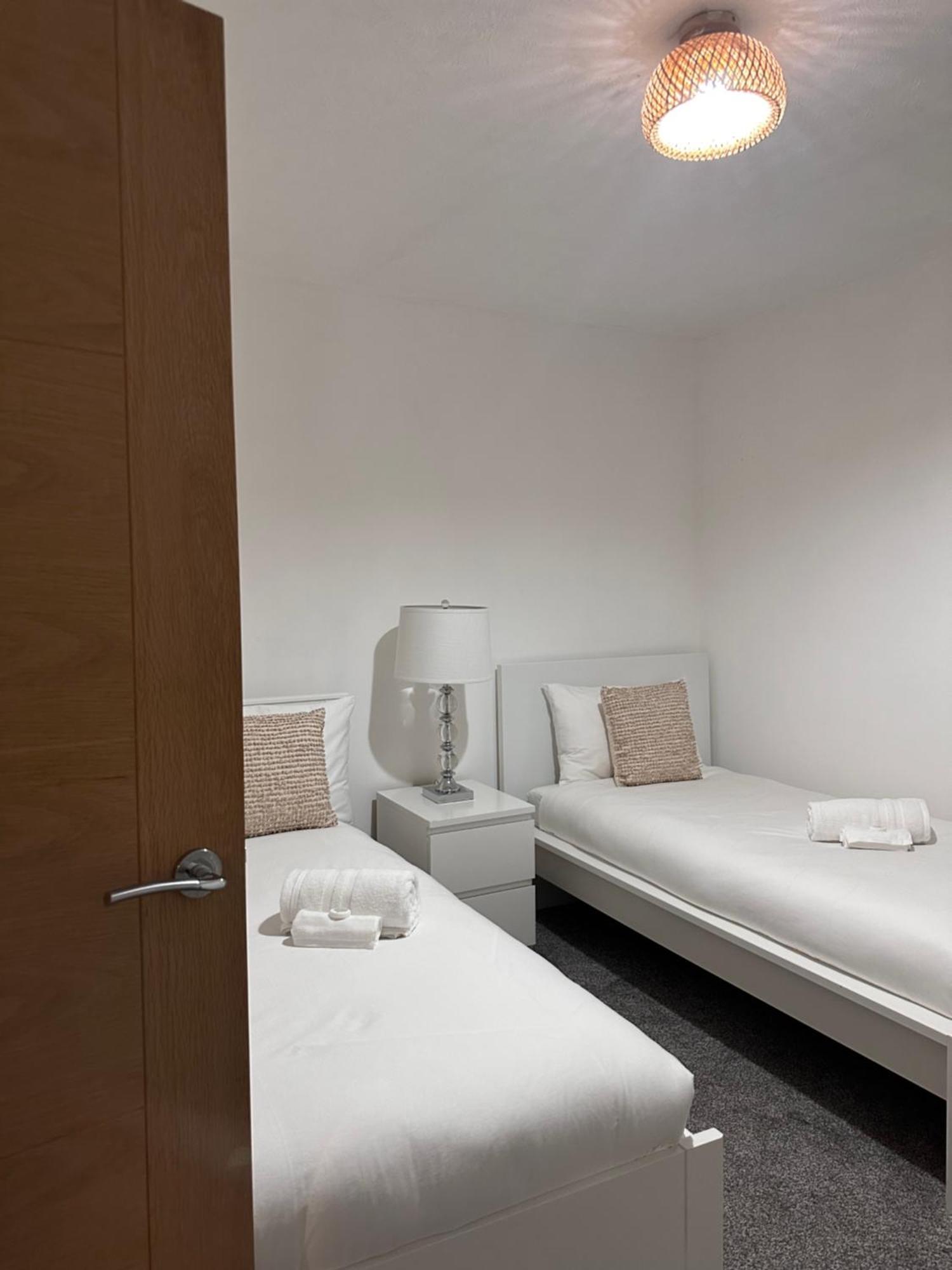 Ocean Village Marina 2 Bedroom Apartment With Balcony! Southampton Exteriér fotografie